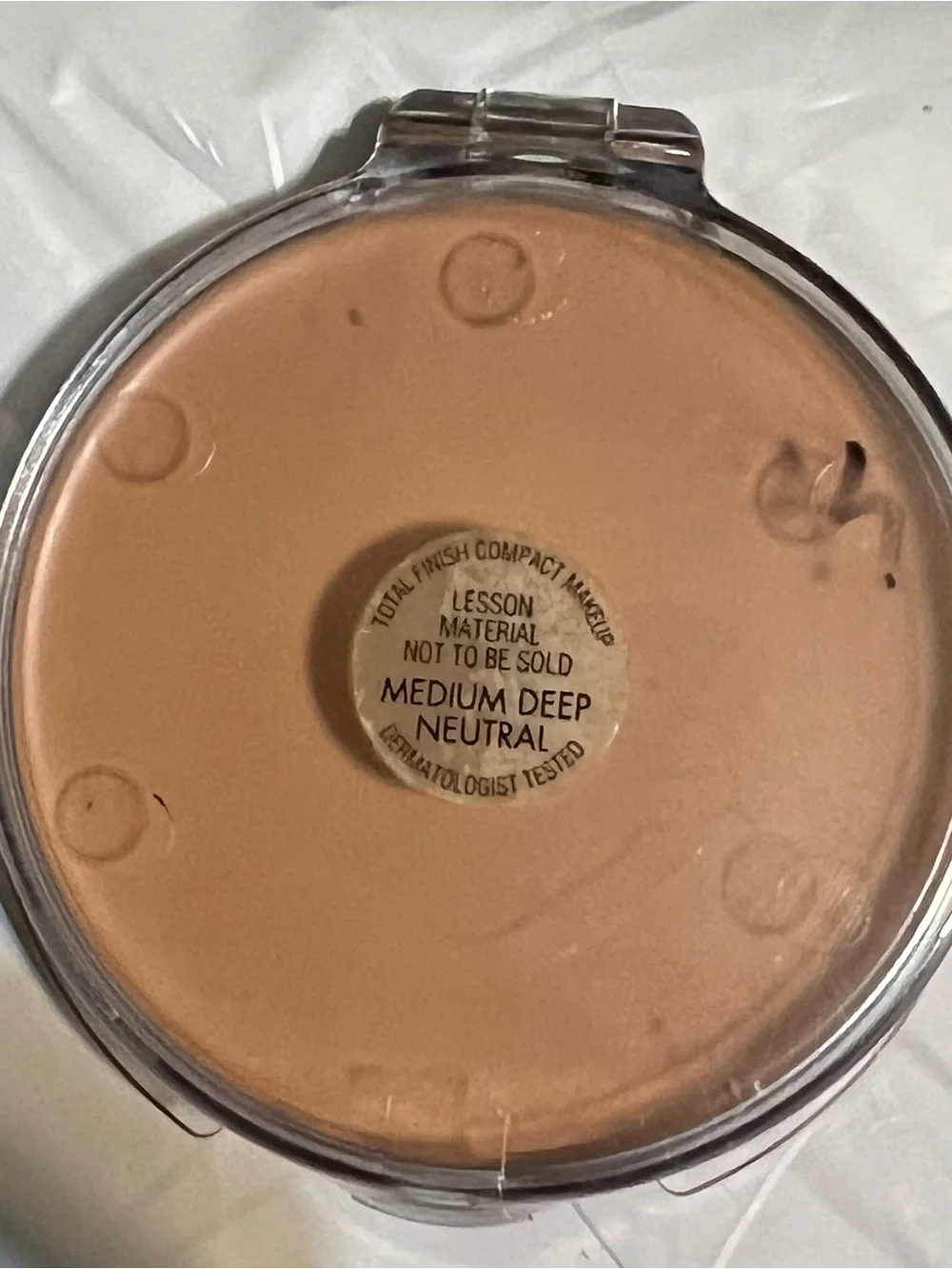 Merle Norman Total Finish Compact Makeup Medium Deep Neutral